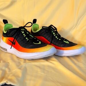 NIKE MAX AIR Tennis shoes size 6Y